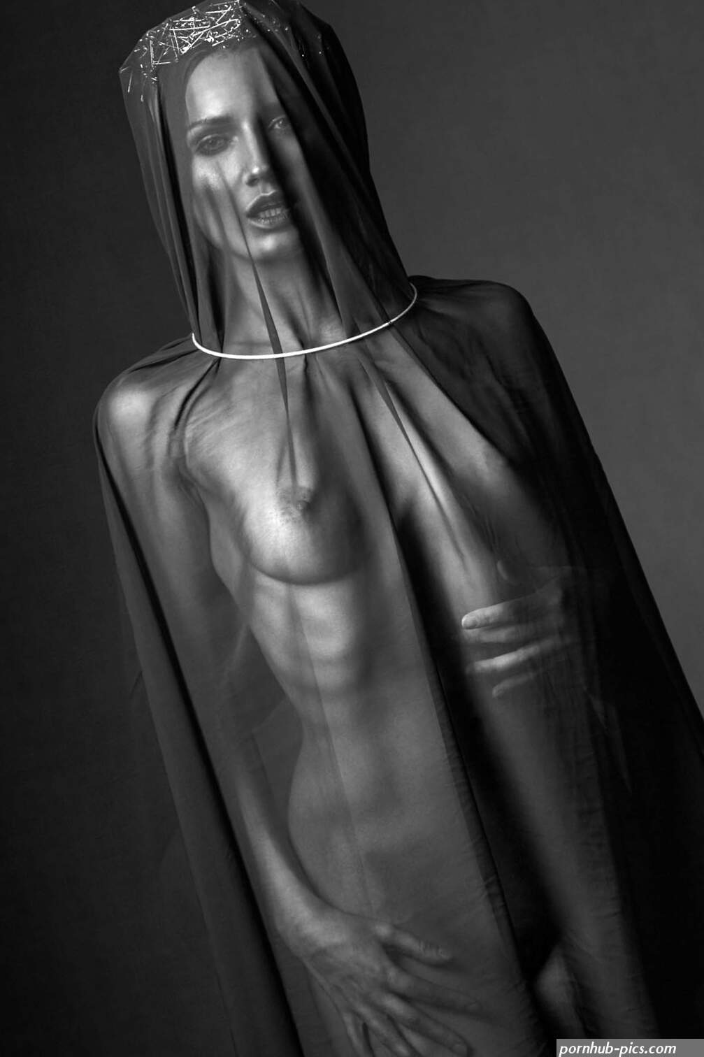 black-and-white-nude-portrait-fashion-photographer-melbourne
