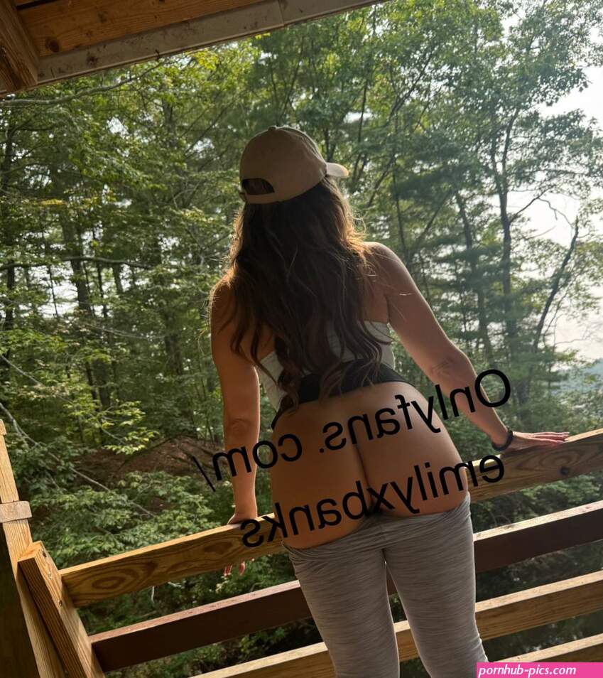Emily Banks on X: Btw theres a ton of Public content on my OF