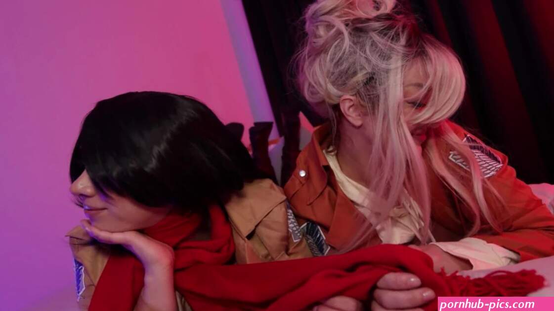 Violet Myers and Emma Magnolia Cosplay Lesbian Play: 14 Nude Pics