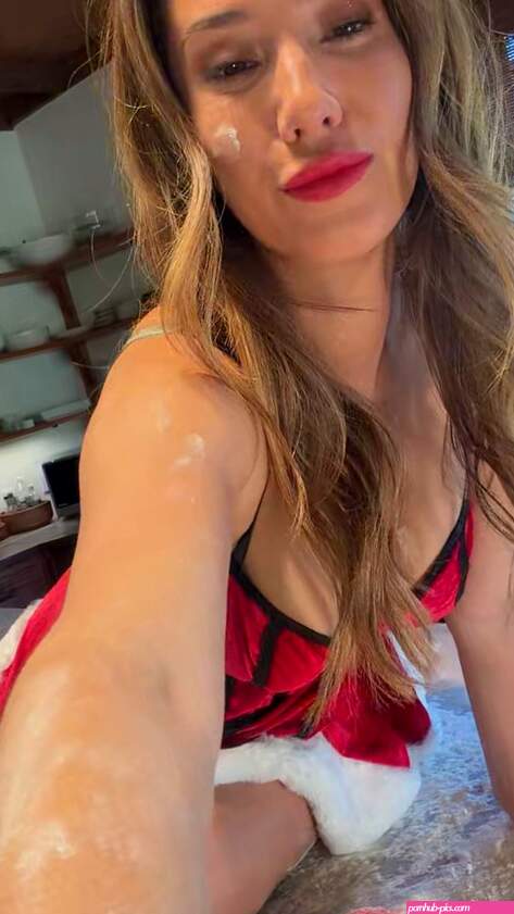 Eva Lovias video on X