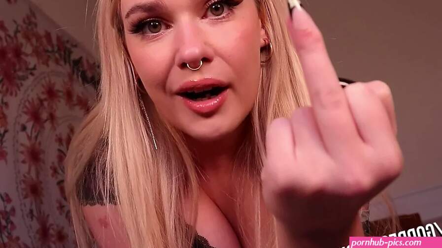 MIDDLE FINGER FREAK
