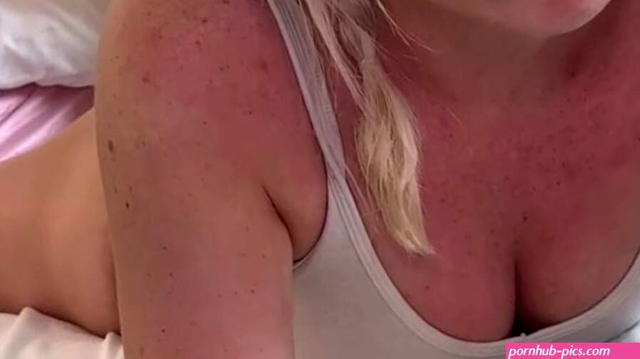 Amateur Cute Blonde Lets You Wreck Her Face