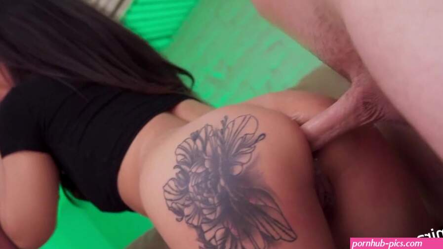 SHARED WIFES ASSHOLE WITH A FRIEND CREAMPIE ANAL SHARING SWAP 3SOME SPITROAST
