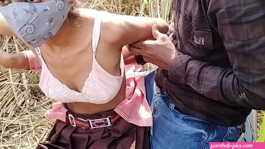INDIAN SCHOOL CAUGHT WITH BOYFRIEND IN JUNGLE AND PUNISHED AS HARD FUCK BY BLACK INDIAN GUY