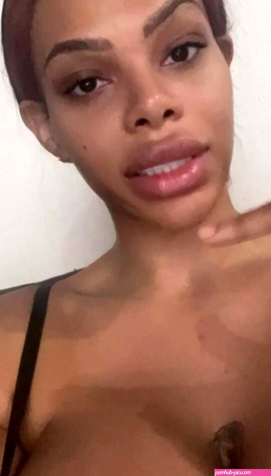 Watch online Halle Hayes OnlyFans aka Hallehayesvip