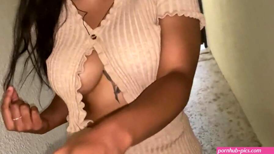 Halle Hayes
