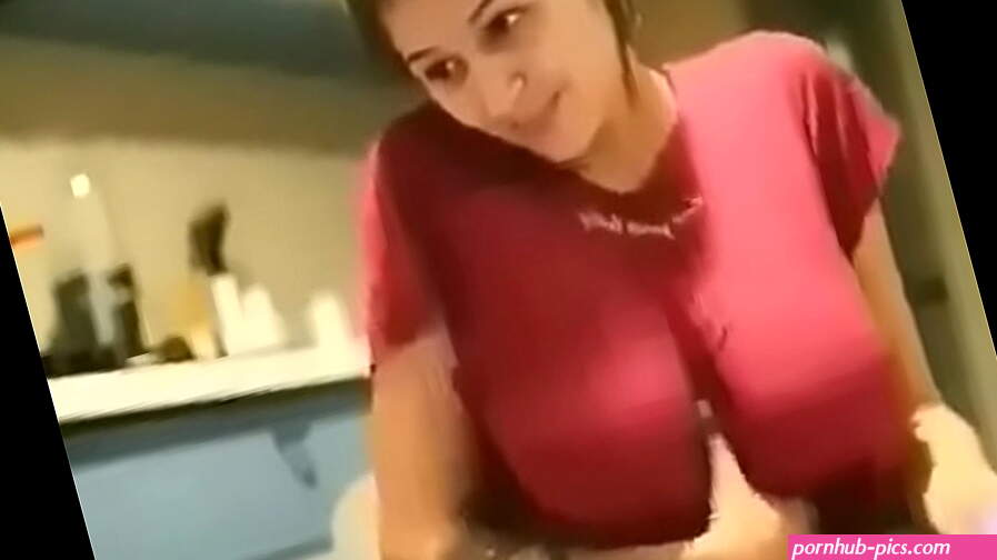 Whats her name? Cul es el nombre de ella? Como é o nome dela?