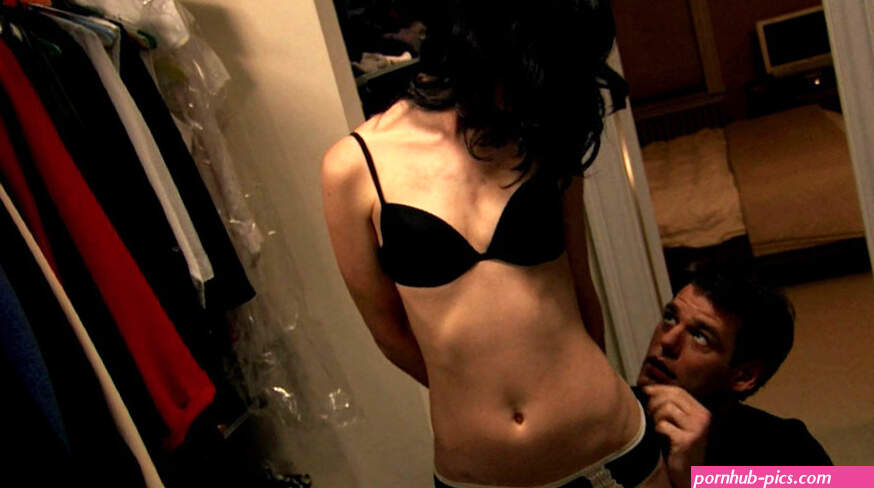 Naked Krysten Ritter in Gravity ANCENSORED