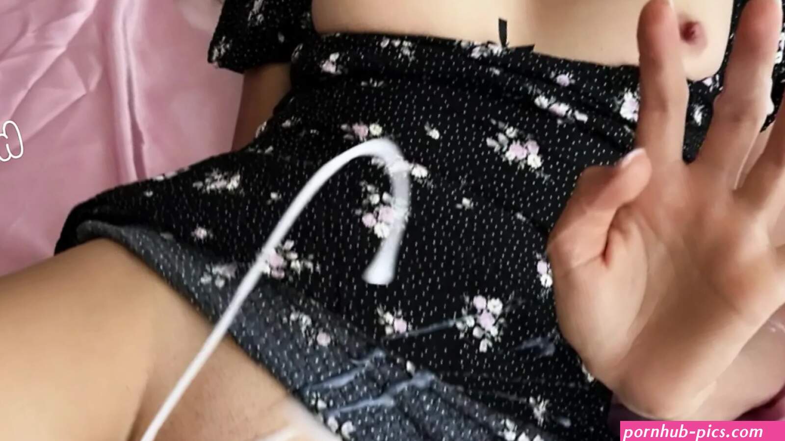 Cum On Moms Pussy Porn Videos