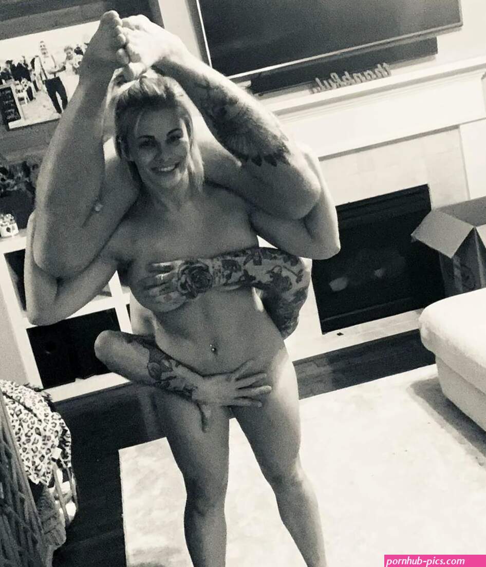 UFC star Paige VanZant and husband share naked snaps from coronavirus lockdown