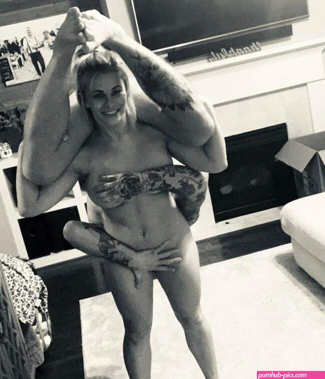 UFC star Paige VanZant bombarded with d pics after sharing phone number with fans to chat in coronavirus lockdown