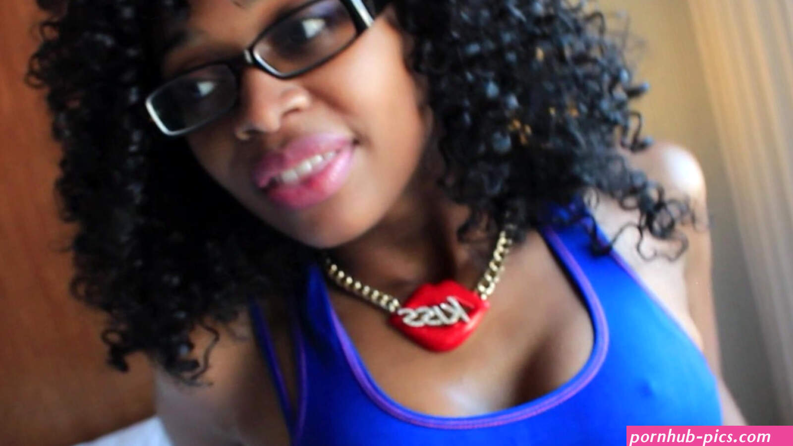 Ebony Banks Gets Worked Out