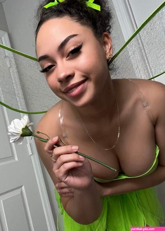 Arielle Tara ArielleTara Prissy Biscuit arielletaraa prissybiscuit OnlyFans 2