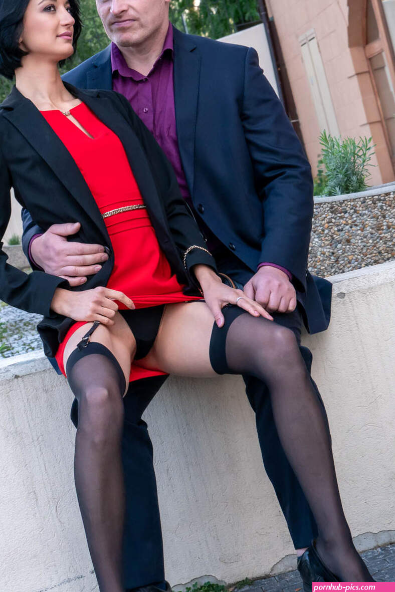 Tattooed Russian brunette Madison Quinn kills her boredom with interracial anal threesome