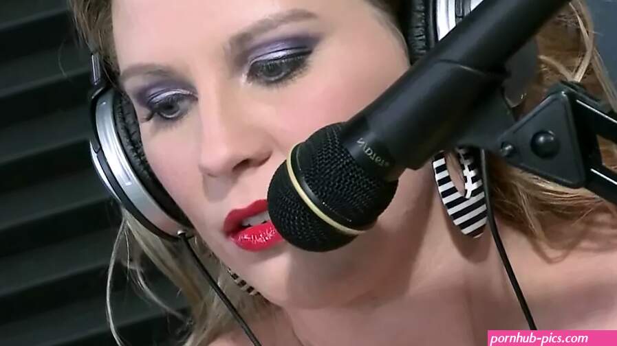 Renees threesome with Samantha 38G feat. Renee Ross Andy Mann by Big Boob Bundle