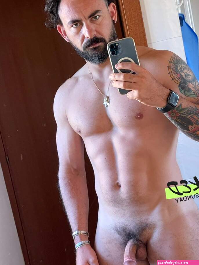 NaKeDtImE on X: NAKED SUNDAY CHALLENGE! these are the selfies of kelevras7 Send your full nude photos to be posted! nakedsunday nakedselfie uomonudo X