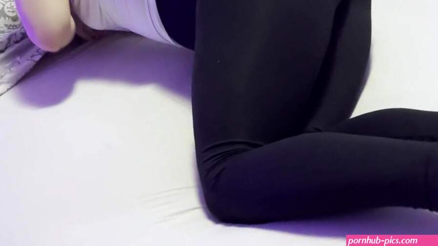 Horny girlfriend in ripped yoga pants squirt all over the room