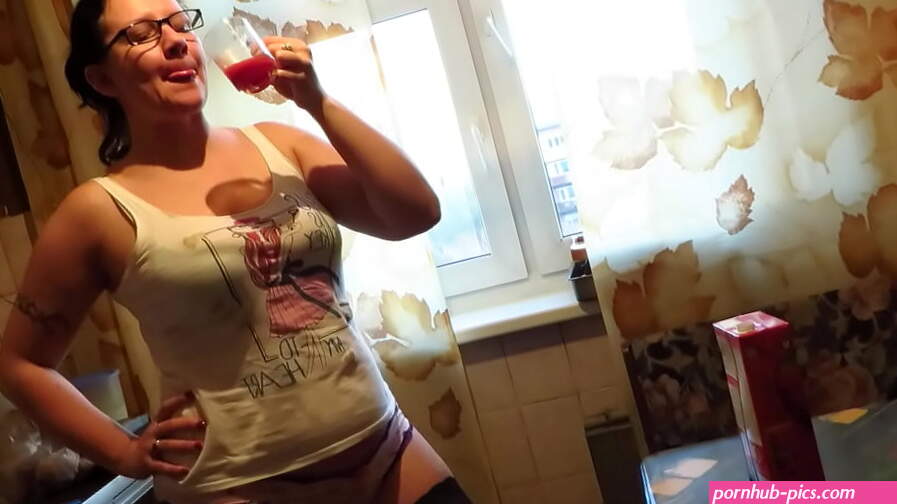 Fetish with food Chubby milf smears food on her natural boobs and hairy pussy Amateur