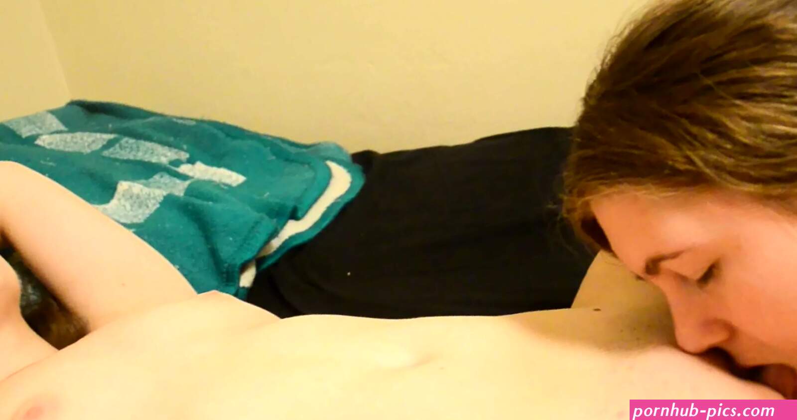 Amateur Lesbian Orgasm Porn Videos