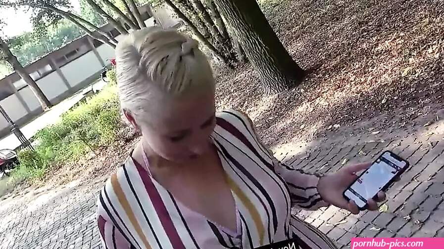 Amateur MILF Public Porn Videos
