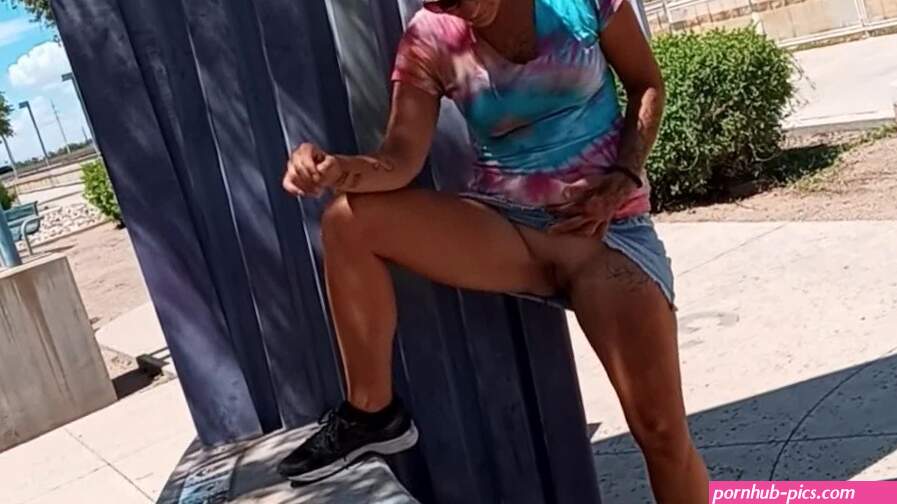 Real Amateur MILF Flashing in Public