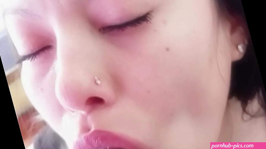 Delicious homemade blowjob. She has a great deep throat.