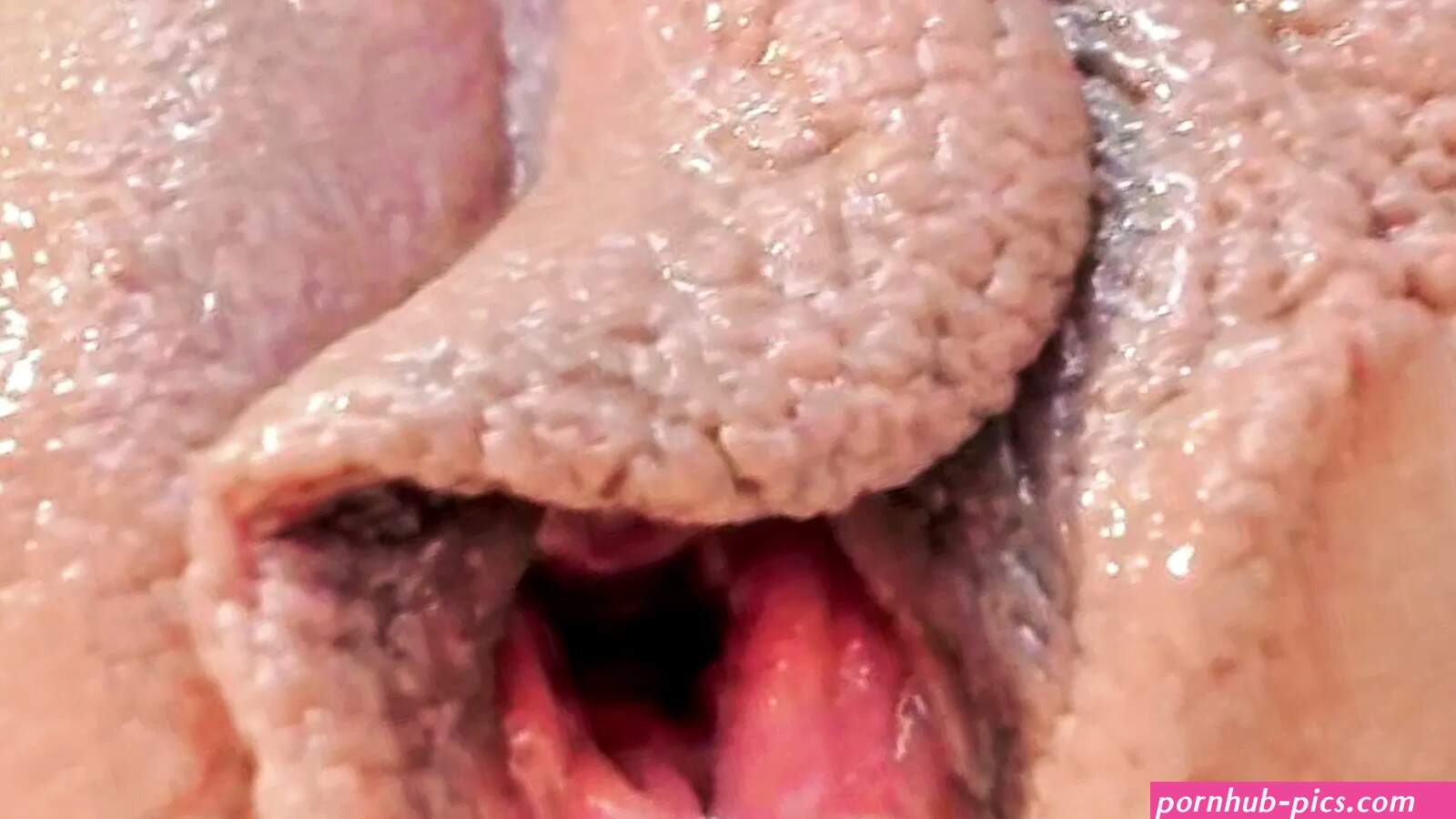 Big Fat Pussy Lips Squirting Closeup