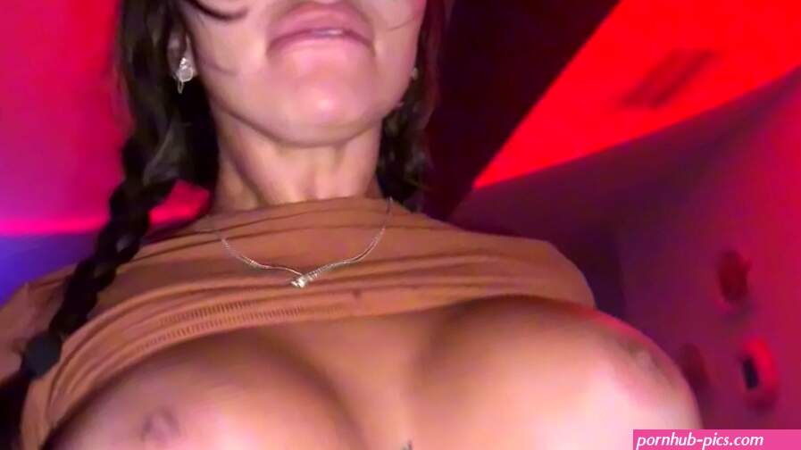 Big Titty Instagram Model Loves To Taste Her Own Asshole