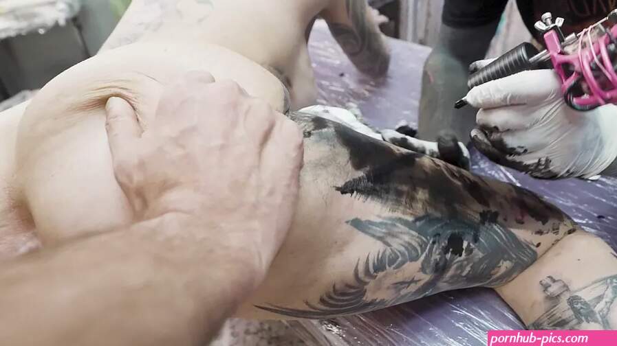 Stunning Tattoo Babe with Big Tits enjoys ANAL fuck while getting a Tattoo