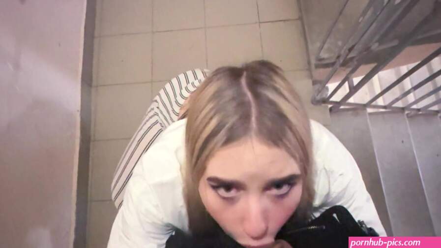 Fucked a bitch in the entrance for money
