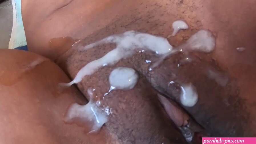 Young ebony girlfriend cum on pussy homemade