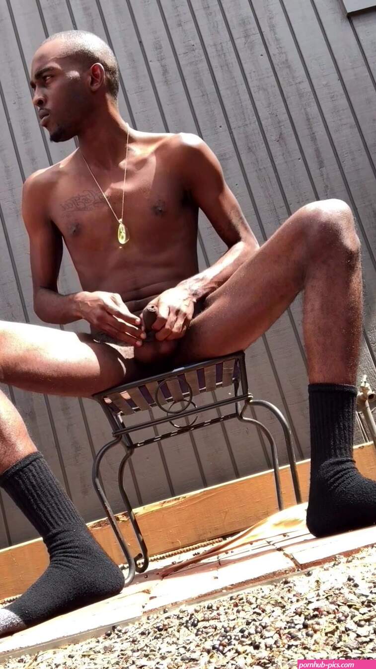 Horny Black Guy Masturbates Outside buddhajahreem