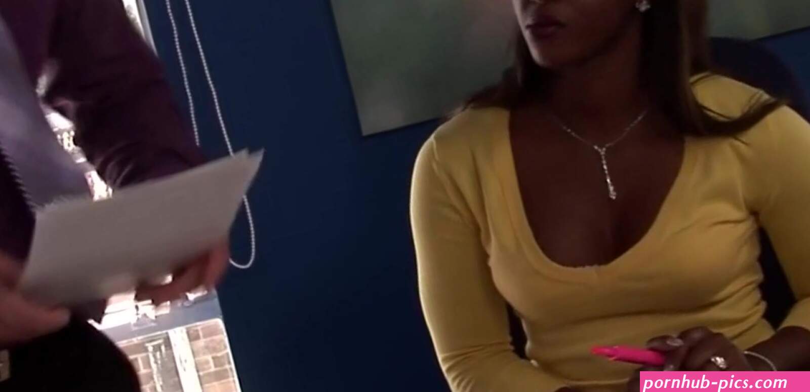 White boss fucks his slutty black secretary in the office