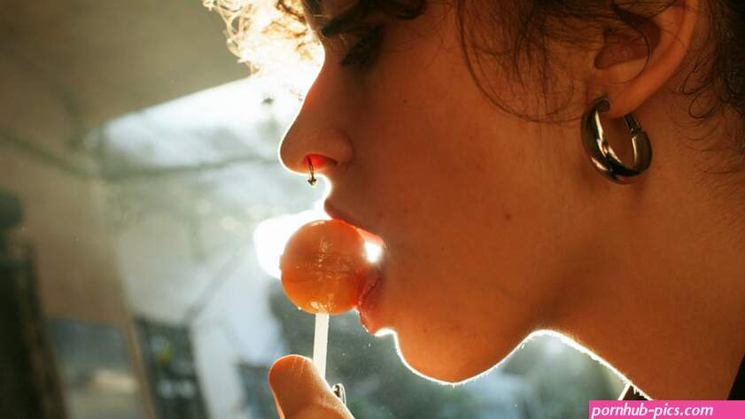 Do Women Like Giving Blowjobs? How To Make Oral Sex Better For Her