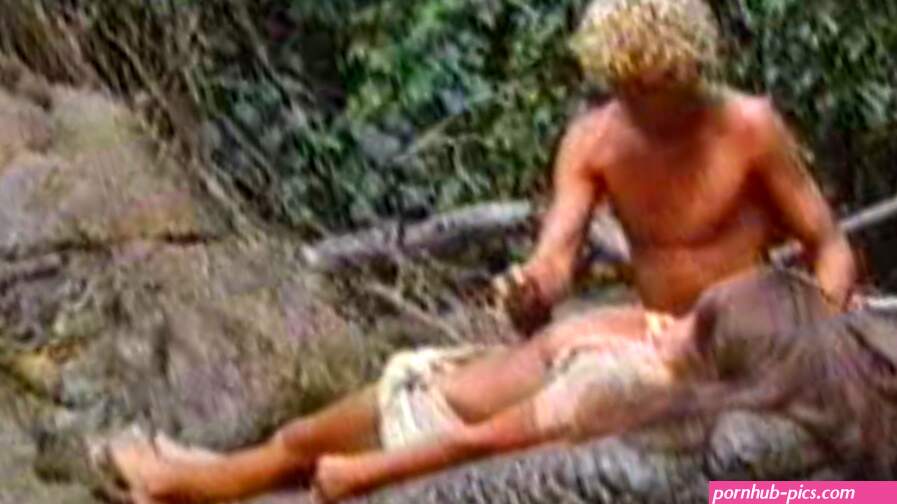 Naked Brooke Shields in The Blue Lagoon ANCENSORED