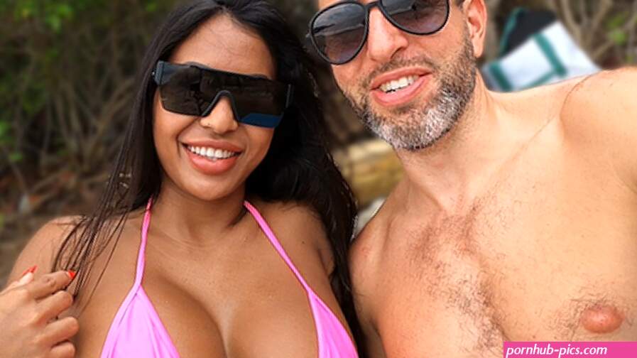 Big Tits Thai Bombshell Gets Picked up in Public Beach