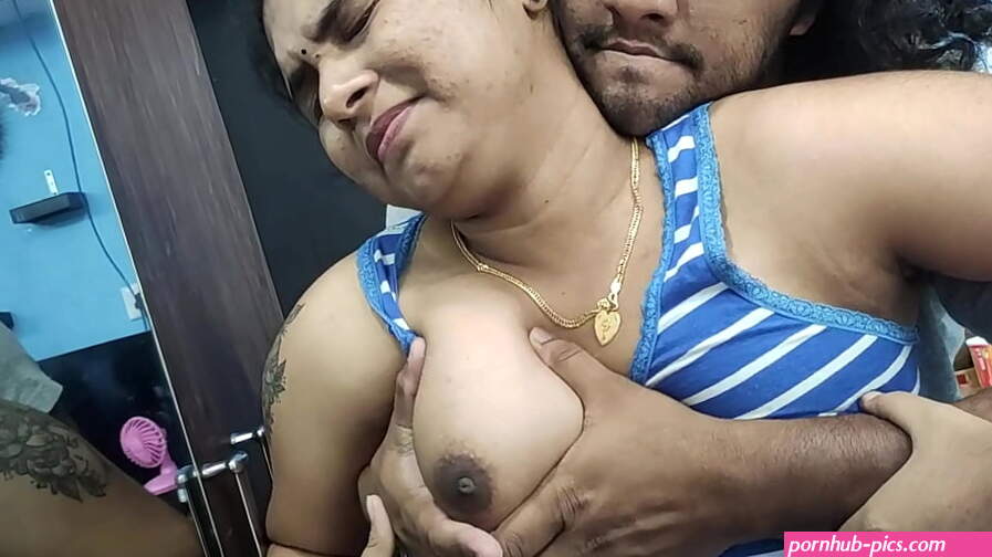 Horny Indian College Girl Gets Her Pussy Licked Boobs Sucked And Fucked Deep In Bed