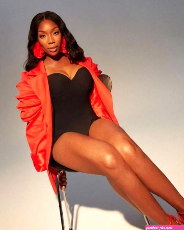 Brandy Norwood Sexy Tits and Ass Photo Collection