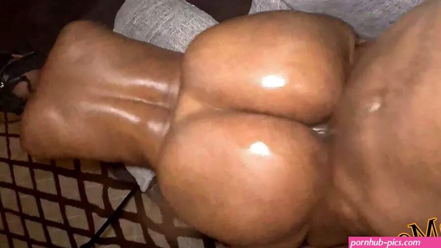 Big bubble butt gets fucked with savage passion