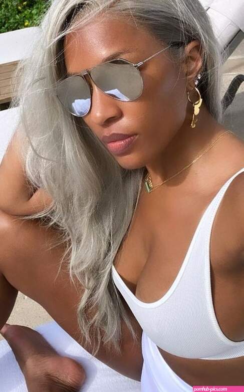 Cari Champion Nude Leaks Photo 14