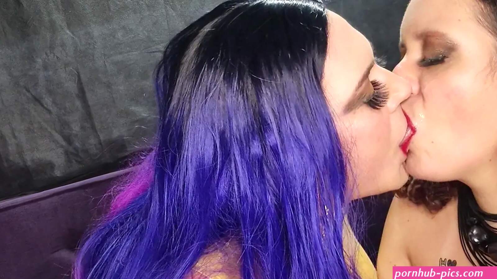 Free CD Blowjob Swallow Shemale Porn Videos
