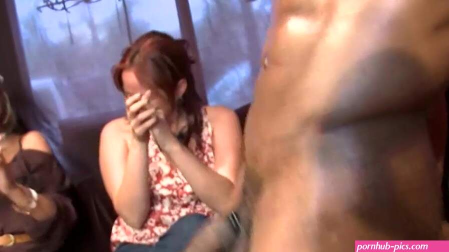 Classy CFNM Babes Sucking Strippers BBC At Girl Only Party