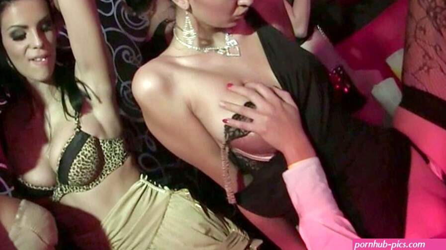 Wild CFNM Group Sex Orgy In A Nightclub