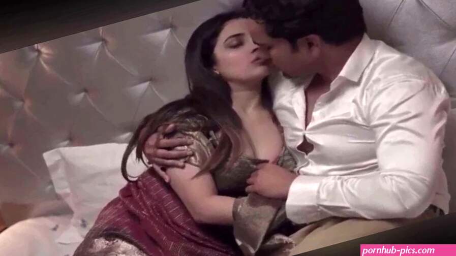 Indian wife cheats on her husband
