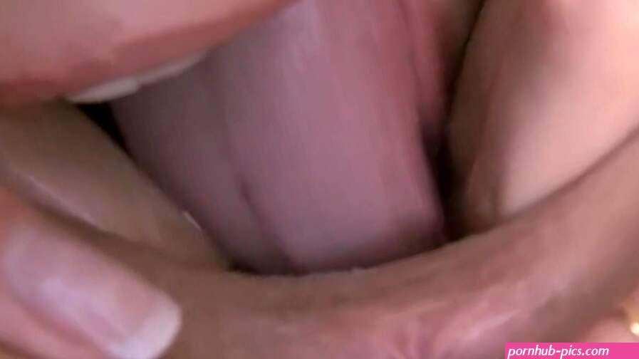 Lesbian pussy lick