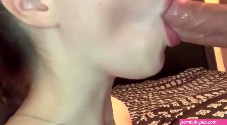 Closeup Oral Creampie