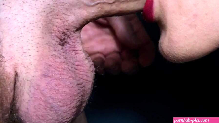 Close Up Tounge-Job ends with a nice oral creampie swallow