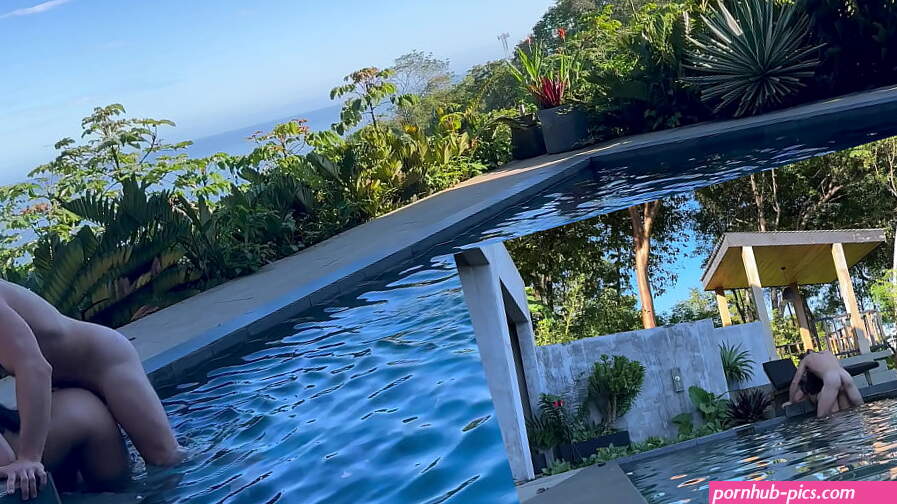 Outdoors ANAL and Blowjob in Costa Rica