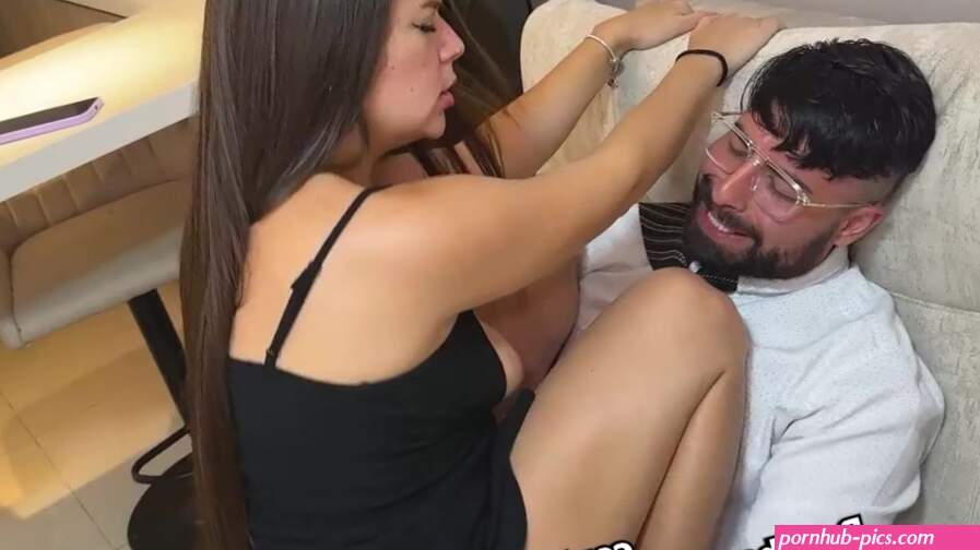 Couples therapy ends with psychologist fucking girl in front of her boyfriend