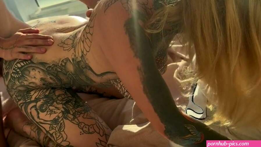 Intense Anal to a Young Tattooed Girl! Her Ass was Too Tight